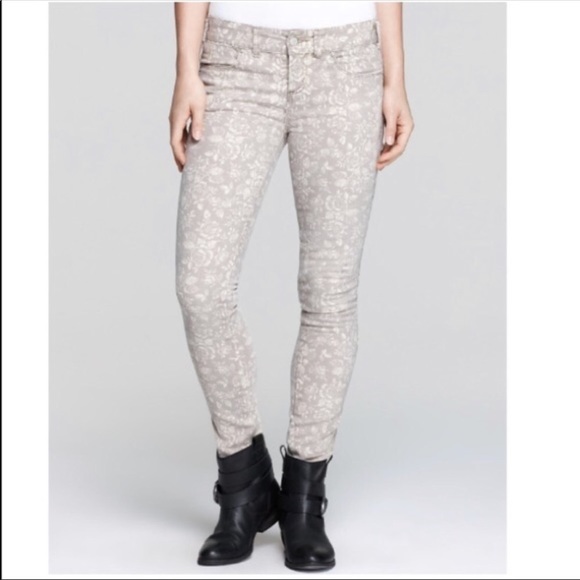 Free People Denim - Free People Millennium Floral Skinny Jeans 26